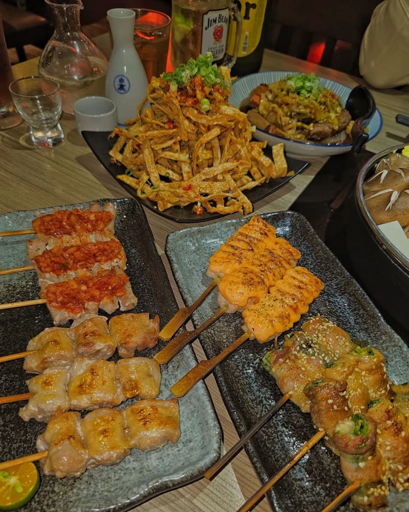 「激安の吉烹酒場」大安敦南三號店!日式氛圍感十足、燒烤居酒、放題698喝到飽!