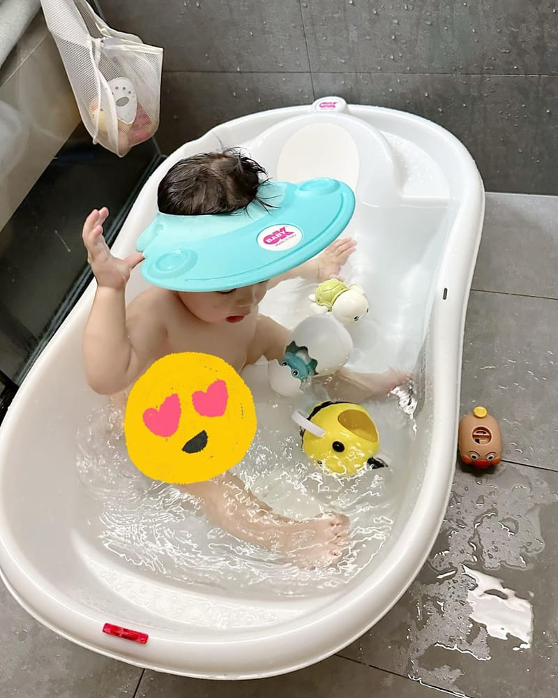 「OKBABY」人體工學設計、貝喜力克義大利原裝2in1嬰兒感溫澡盆、必備安全防撞帽！
