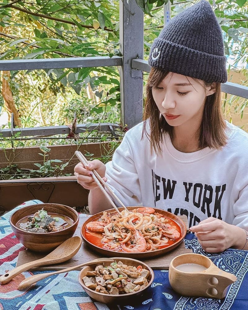 「上山吃飯」露營創新超享受!開箱韓國乾式炒碼麵、方便易食料理包解決你困擾!