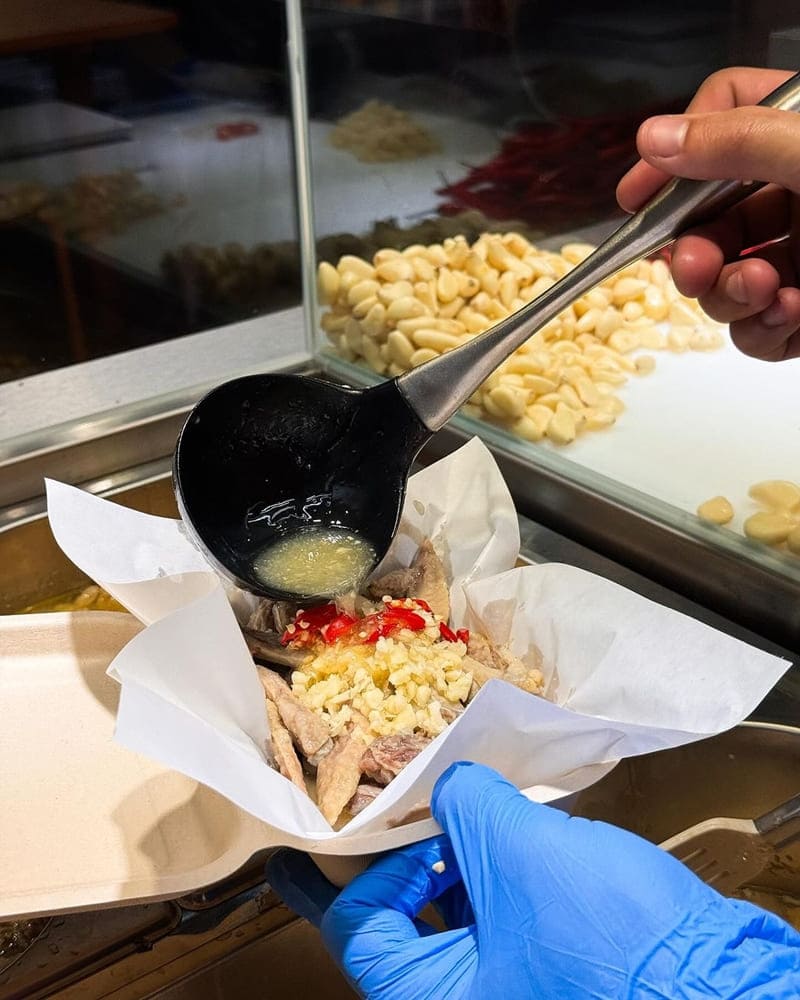 「大佬嗶」高雄瑞豐夜市隱藏美食店、無敵爆蒜料理、正宗香港小吃、絕配下酒菜!