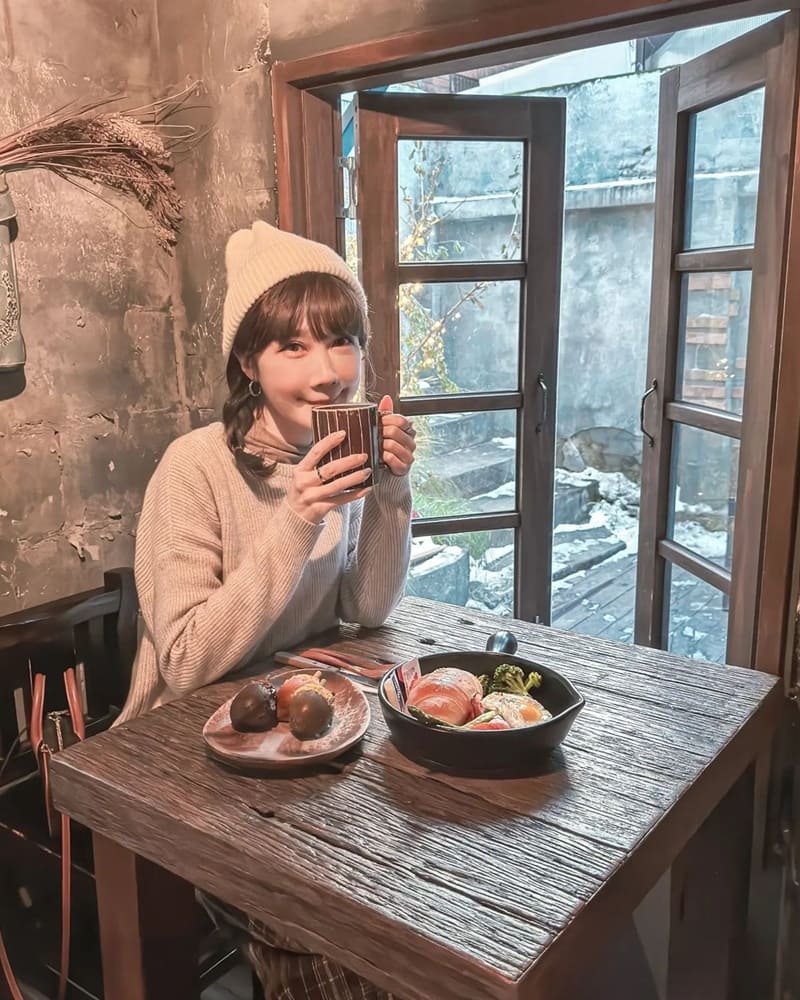 「도토리𝑫𝒐𝒕𝒐𝒓𝒊」首爾龍山店新開幕!宮崎駿風主題咖啡廳、童趣可愛、美味佳餚!