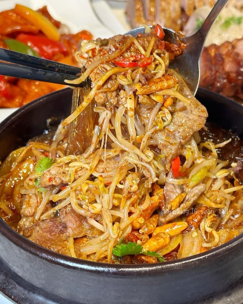 「荷李活茶街」東區港式飲茶餐廳!精緻點心豐富多元、必試金沙流沙包!
