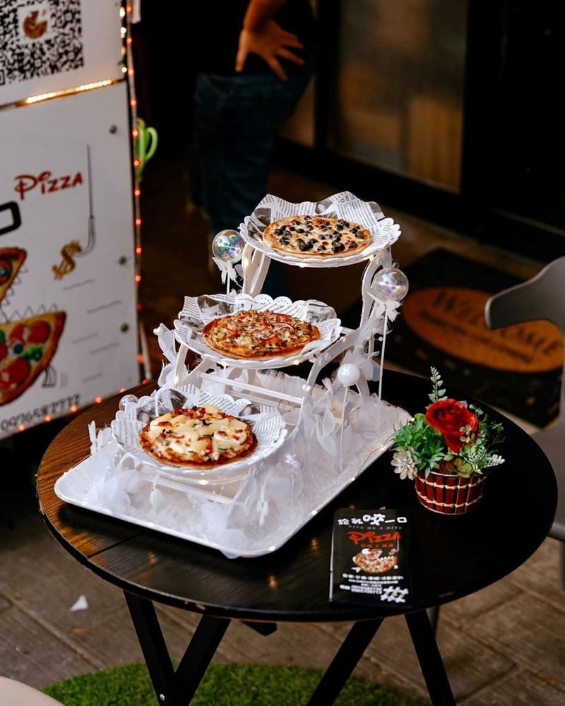 「給我咬一口新式窯烤披薩」隱藏台南赤崁樓旁巷弄、高評價超人氣排隊pizza專賣店！
