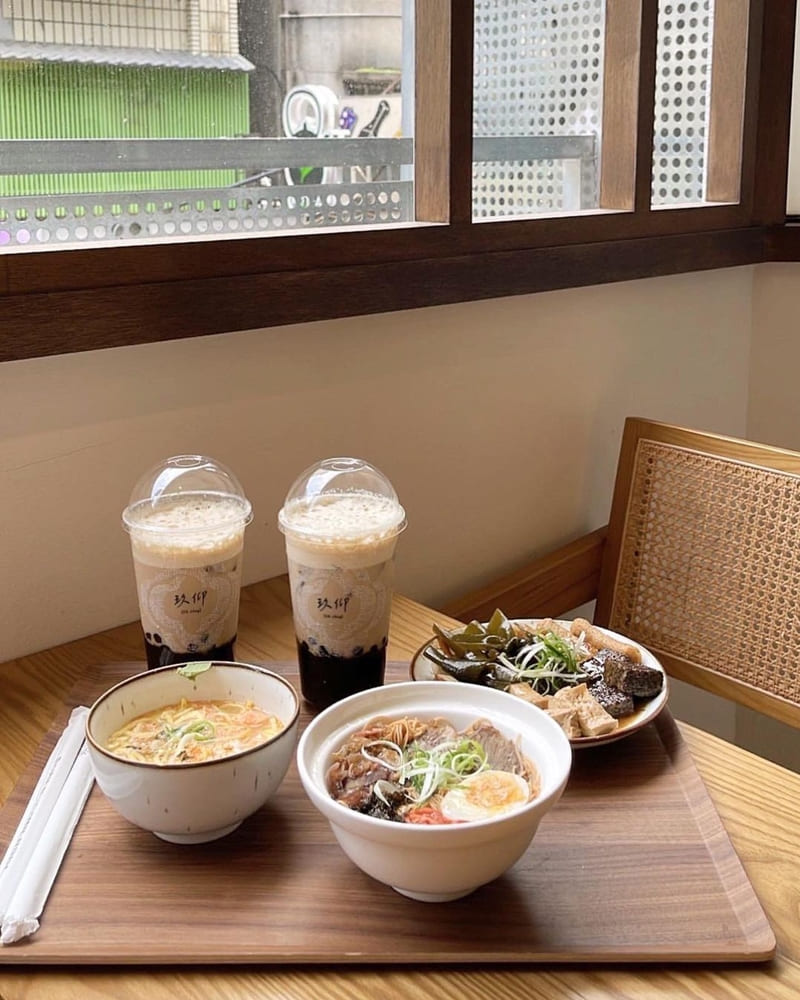「玖仰茶食文化」台北大安不限時咖啡廳推薦、東門顏值擔當、舒適空間、CP值超高！
