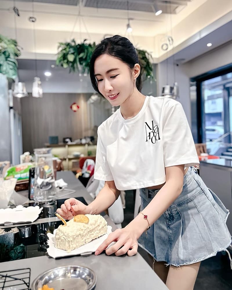 「桂冠窩廚房」台北甜點教室!香橙蘭地蛋糕經典、口感綿密精緻、La Belle Mèche香氛蠟燭添療癒氛圍!