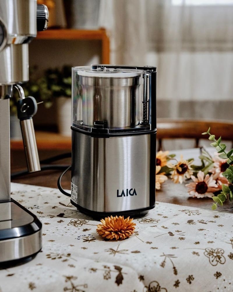 「LAICA萊卡HI8002半自動咖啡機」告别排隊咖啡店，家用咖啡新選擇、操作簡單輕鬆上手！
