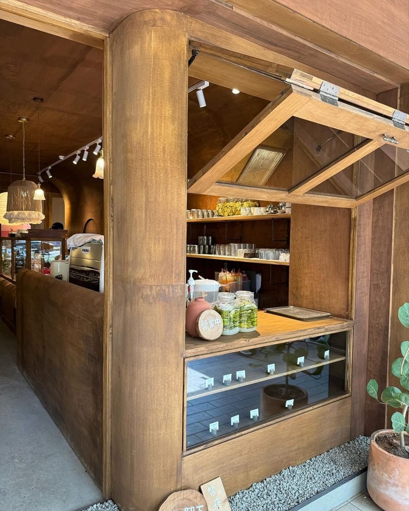 「Lilliane Bakery莉莉安可頌專賣台大店」台北新寵物友善餐廳、絕佳飲品與韓風氛圍!