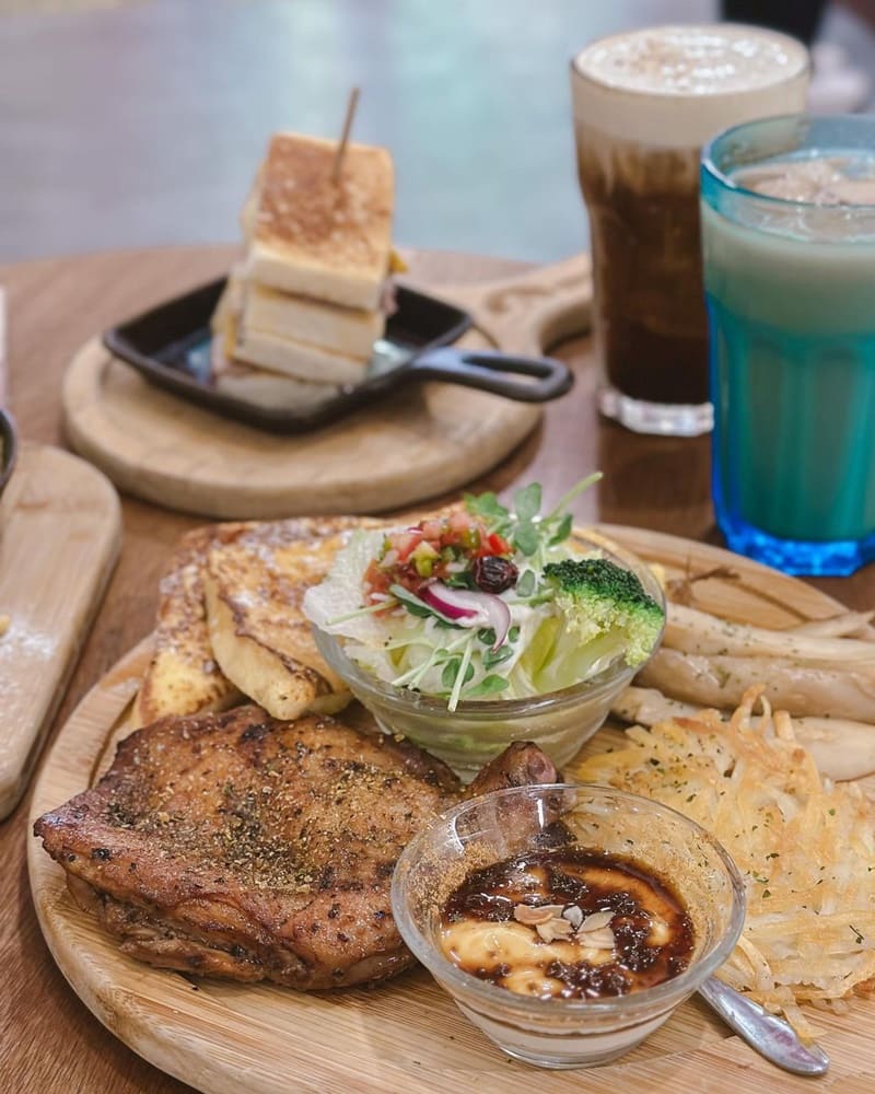「MAMA'S 鐵鍋早午餐」台北大安紅白相襯美式風餐廳！餐點多樣化、美味早午餐！