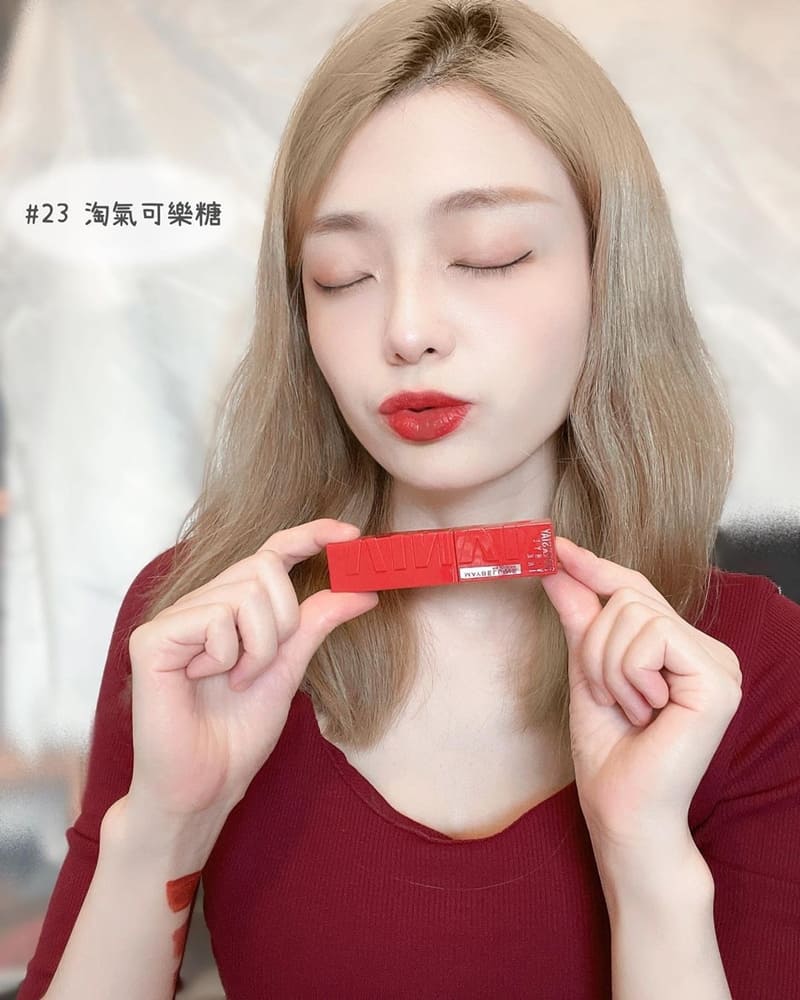 「超持久水光鎖吻唇釉」媚比琳唇釉!水光彈力鎖水科技、持久鮮豔魅力迷人唇色!