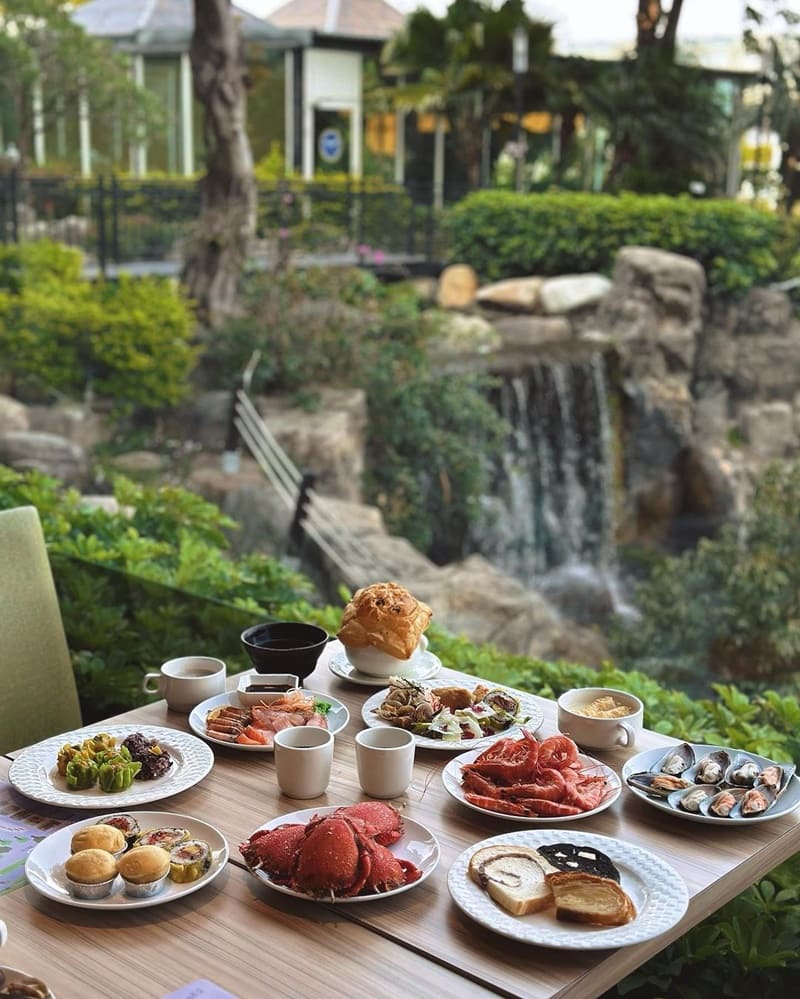 「清新溫泉飯店」台中泉の饗宴！自助午餐、享受窗邊美景與露天SPA、尊榮裸湯體驗、全方位休憩之選！