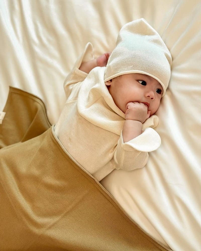 「STUDIO DOE銀離子抗菌紗連身衣」寶寶衣服、質感舒適、抗菌防踢、送禮自用兩相宜！
