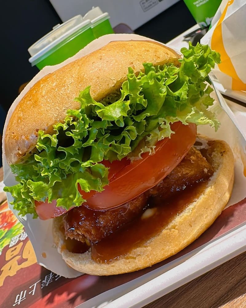 「樂檸漢堡」營養師所創立美式漢堡速食店！蔬食友善、輕鬆自在台美式漢堡體驗！
