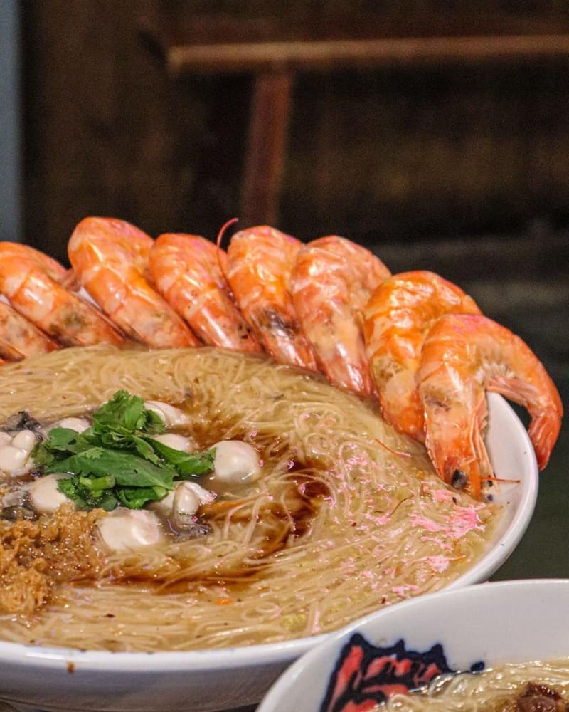「享來初」新竹東門市場高CP值美食殿堂！大碗浮誇新鮮、創意麵線、海鮮、炸物！
