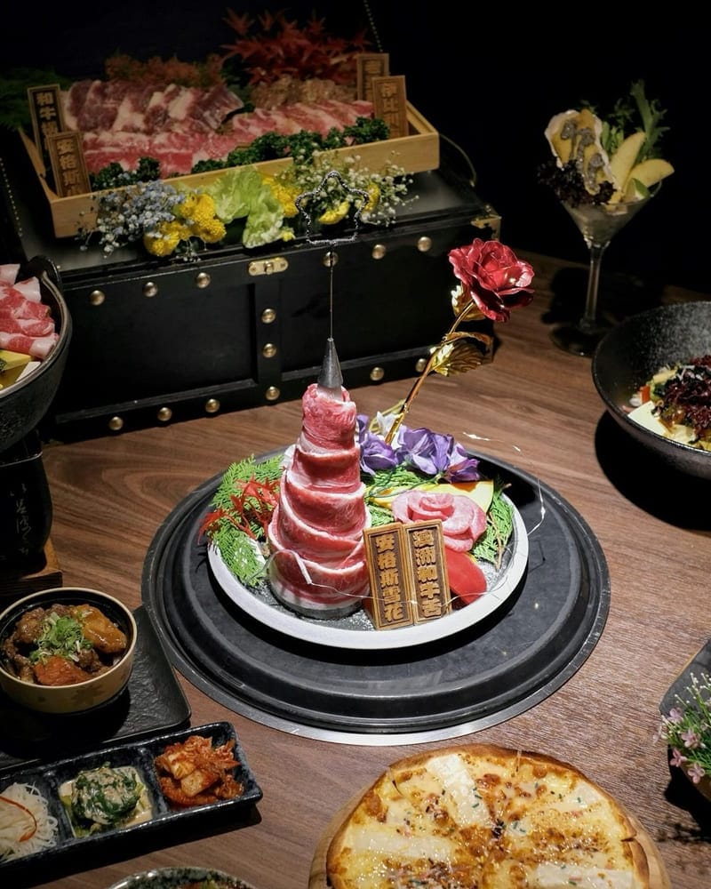 「山鯨燒肉」台中西屯超浮誇燒肉饗宴、免費和服體驗、拍照打卡絕對不容錯過！