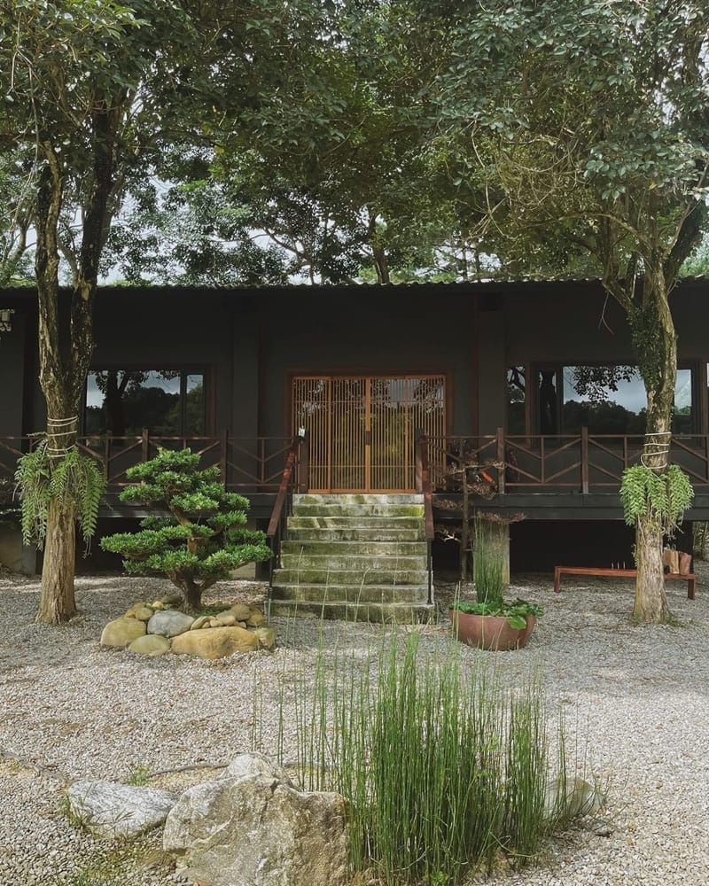 「枯山円敷」台中大坑遺世獨立日本風庭園、簡約侘寂、現代美學、預約制景觀餐廳！