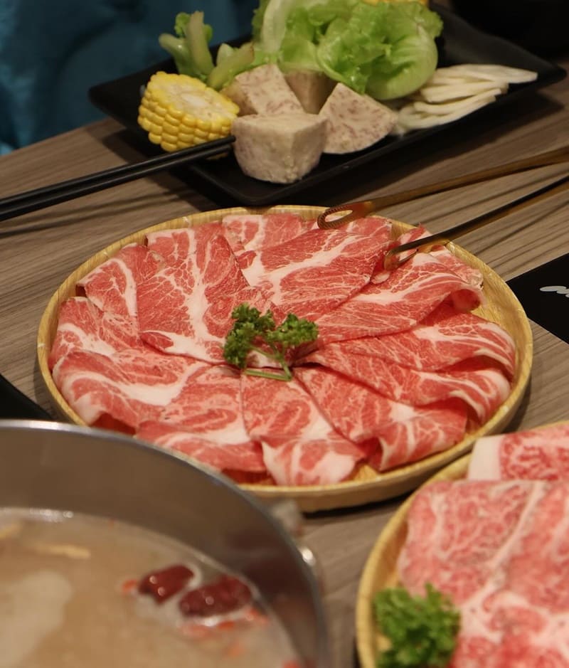 「精焱鍋物」桃園懂肉的饕客天堂！日本和牛、鮮美海鮮、麻辣鍋一應俱全、超值餐飲體驗！