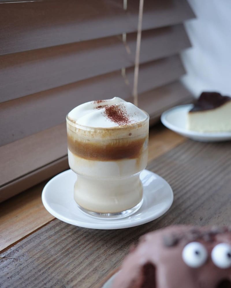「點二咖啡」台北推薦咖啡廳！鮮美咖啡與精緻甜點、迎光自然環境、清新夏日體驗！