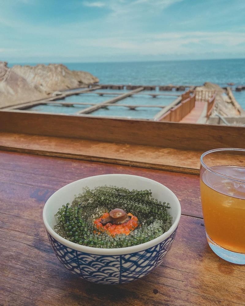 「92k週末食堂」新北貢寮體驗沖繩風味套餐、海葡萄丼、玉子燒、極致絕美海景！