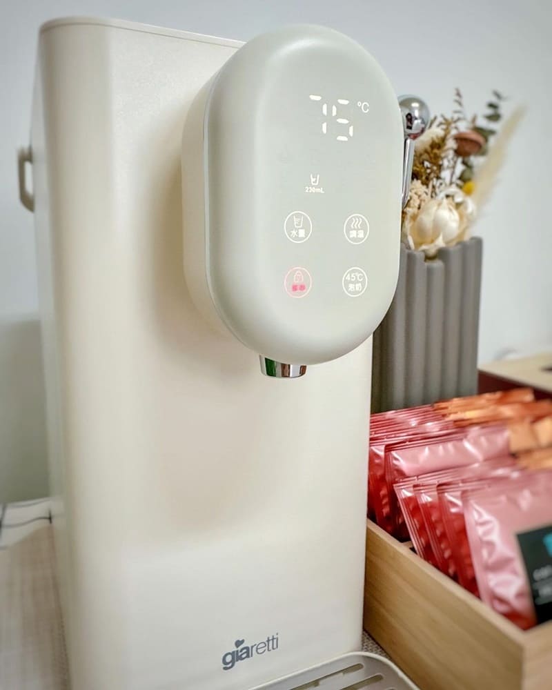 「Giaretti RO逆滲透瞬熱淨飲機」全方位淨水器兼瞬熱飲水機、3秒瞬熱、7段溫度調整、功能齊全！