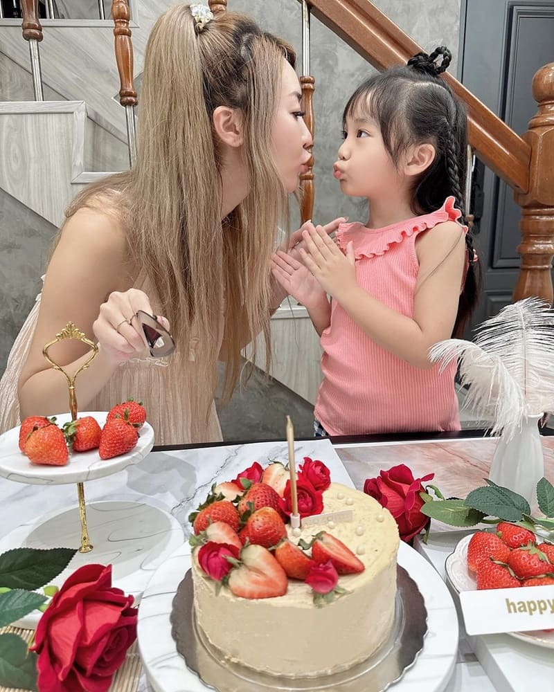 「NOZOMI BAKERY」台北母親節特選美點！戚風蛋糕與青梅凍結合、花香草莓韻味盎然、質感十足！
