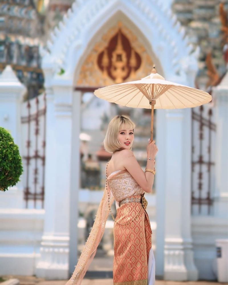 「泰國鄭王廟泰服體驗」服裝、髮型和飾品！推薦搭配攝影師拍攝、900泰銖全包、專業又省時！

