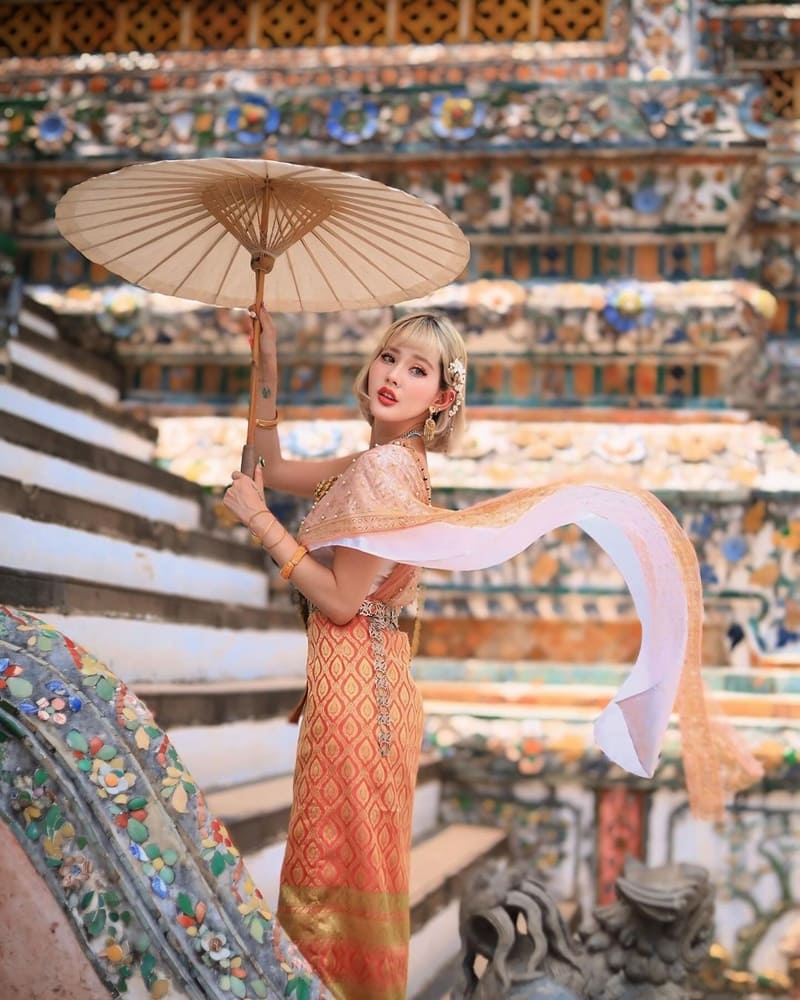 「泰國鄭王廟泰服體驗」服裝、髮型和飾品！推薦搭配攝影師拍攝、900泰銖全包、專業又省時！