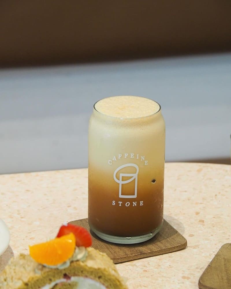「咖啡酒陶」台北中山唯美甜點店Caffeine Stone、手作陶杯陳列、南西第一陶氣品牌!