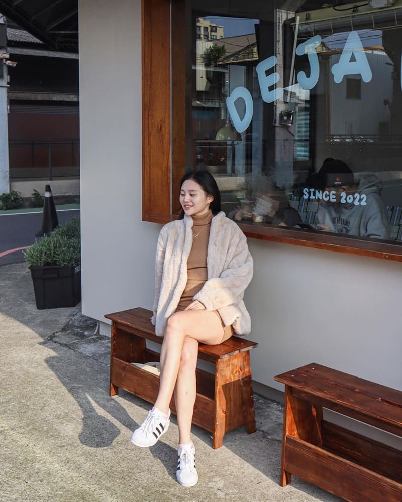 「Deja vu即視感咖啡店」新竹東區文青咖啡廳！露營風格、傳統小吃、精緻甜點！