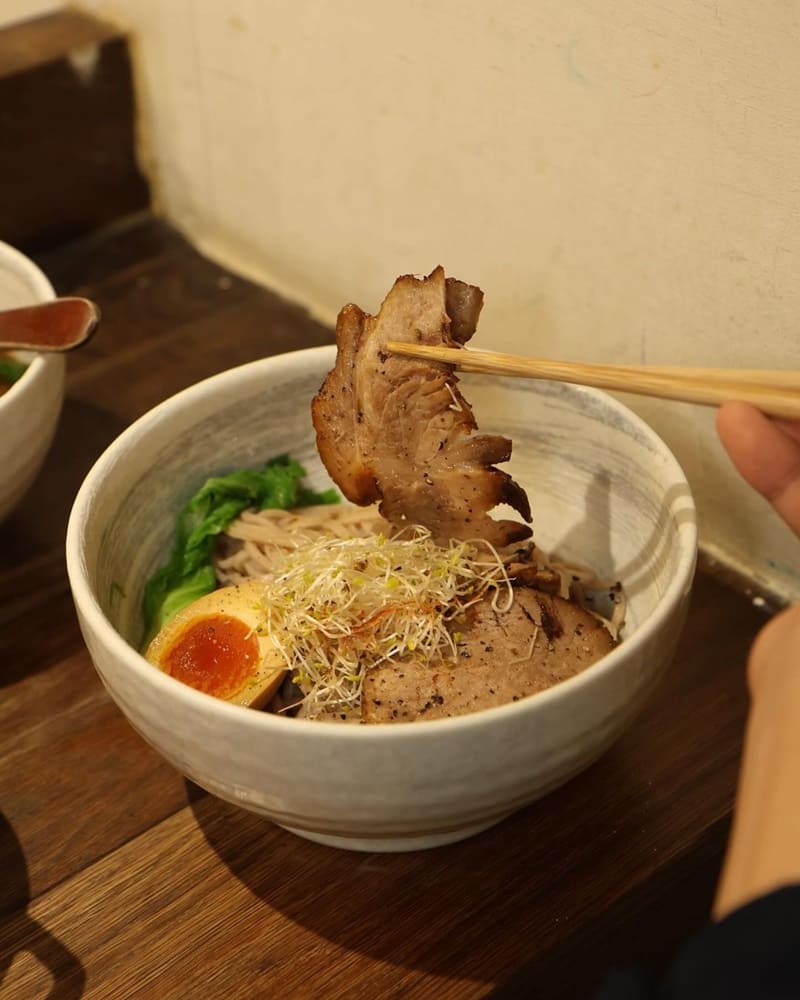 「麵屋 緣enishi」台北匠心拉麵店!京都日籍夫妻、推薦豚骨魚介沾麵、道地日式風味!