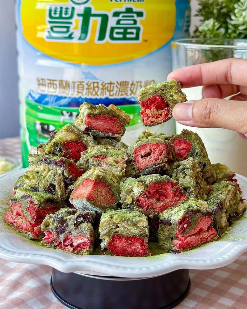 「紐西蘭頂級純濃奶粉」豐力富熱銷奶粉品牌!奶粉做料理、自製抹茶雙莓雪Q餅!