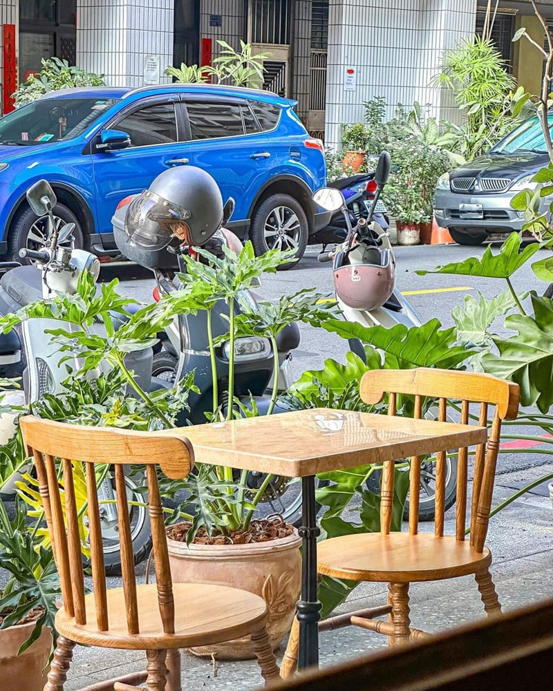 「RAN CAFE」高雄復古歐風甜點店!精緻草莓美學、華麗氛圍、質感歐風空間、極致甜點體驗!