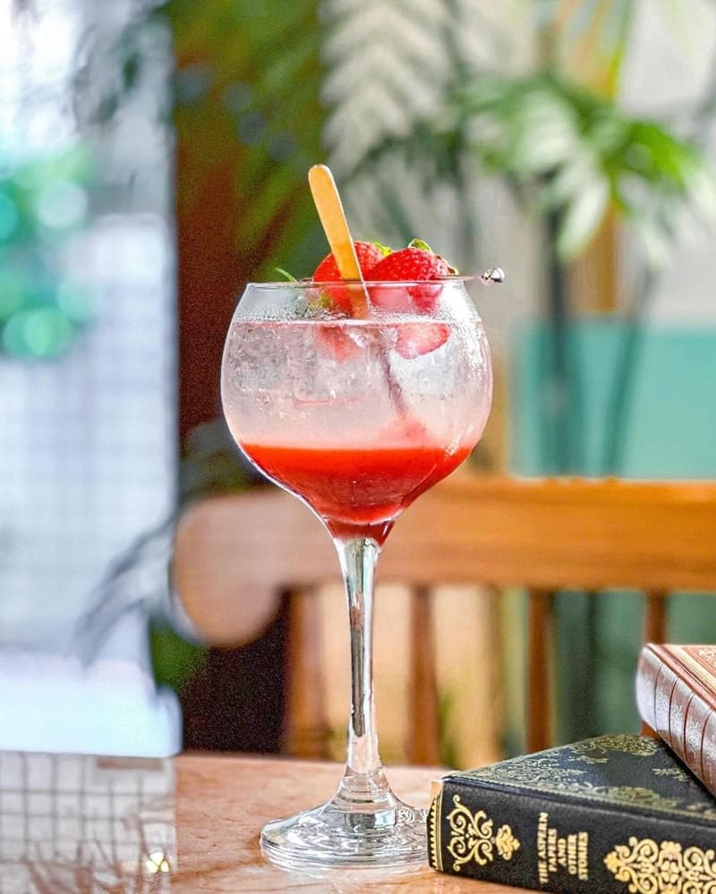 「RAN CAFE」高雄復古歐風甜點店!精緻草莓美學、華麗氛圍、質感歐風空間、極致甜點體驗!