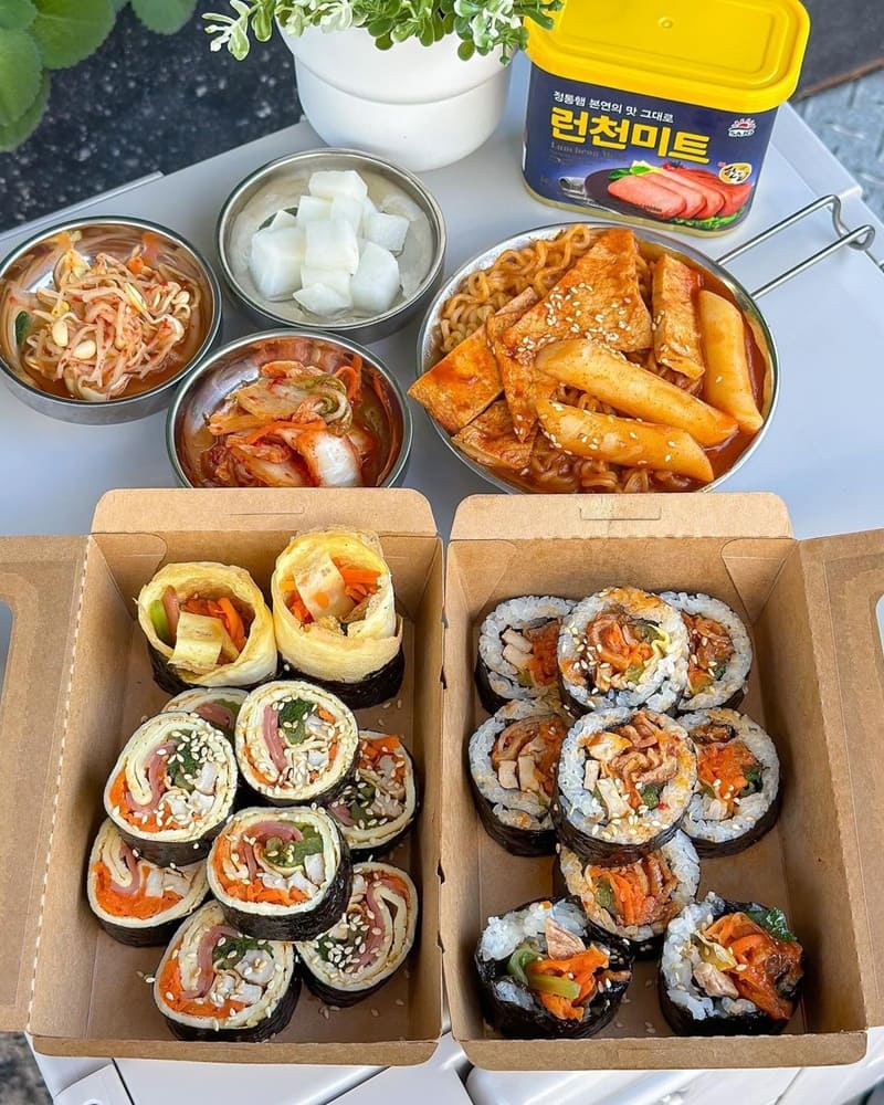 「歐巴飯捲」高雄鳳山高中美食！進口用料、無澱粉飯捲、韓國風情、獨特魅力！