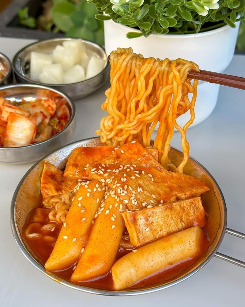 「歐巴飯捲」高雄鳳山高中美食!進口用料、無澱粉飯捲、韓國風情、獨特魅力!