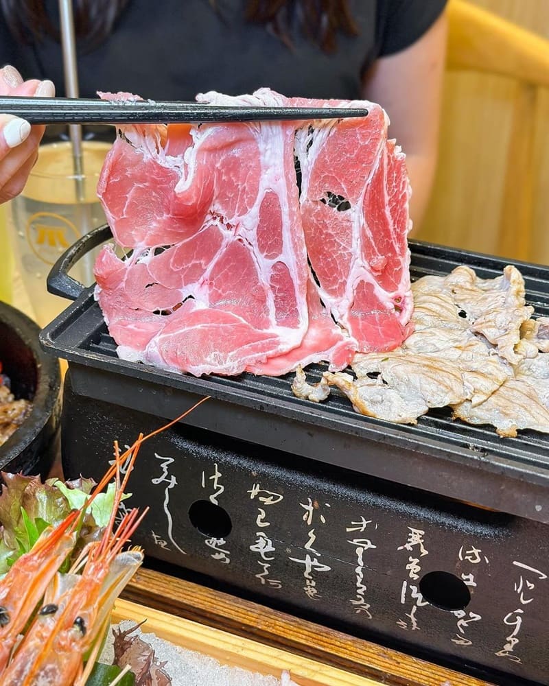 「小泉聚場」高雄鼓山最強大阪風料理店！別出心裁燒鰻魚二吃、極致海陸燒肉！