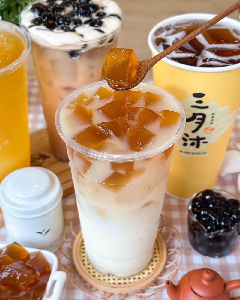 「三月沐現泡茶飲」高雄楠梓店現泡手搖茶文化!香醇茶香層次、雲沐烏龍拿鐵!