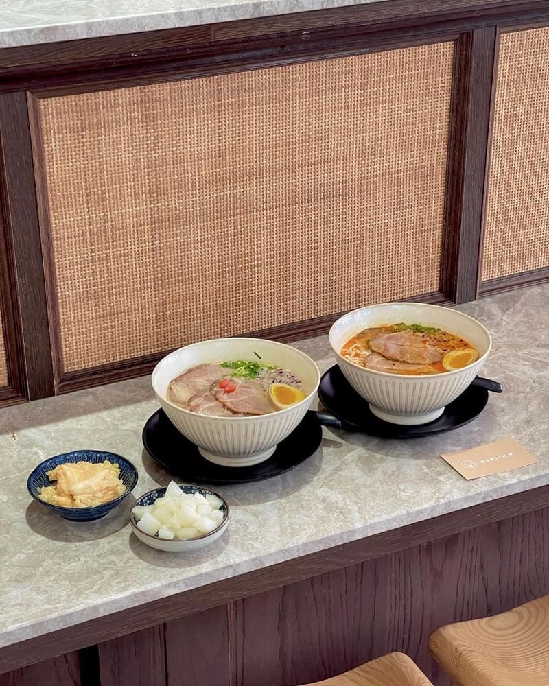 「MERLIN.M 梅林麵」新北三峽最美拉麵店、老字號麵廠、文青質感風、顛覆過往印象!