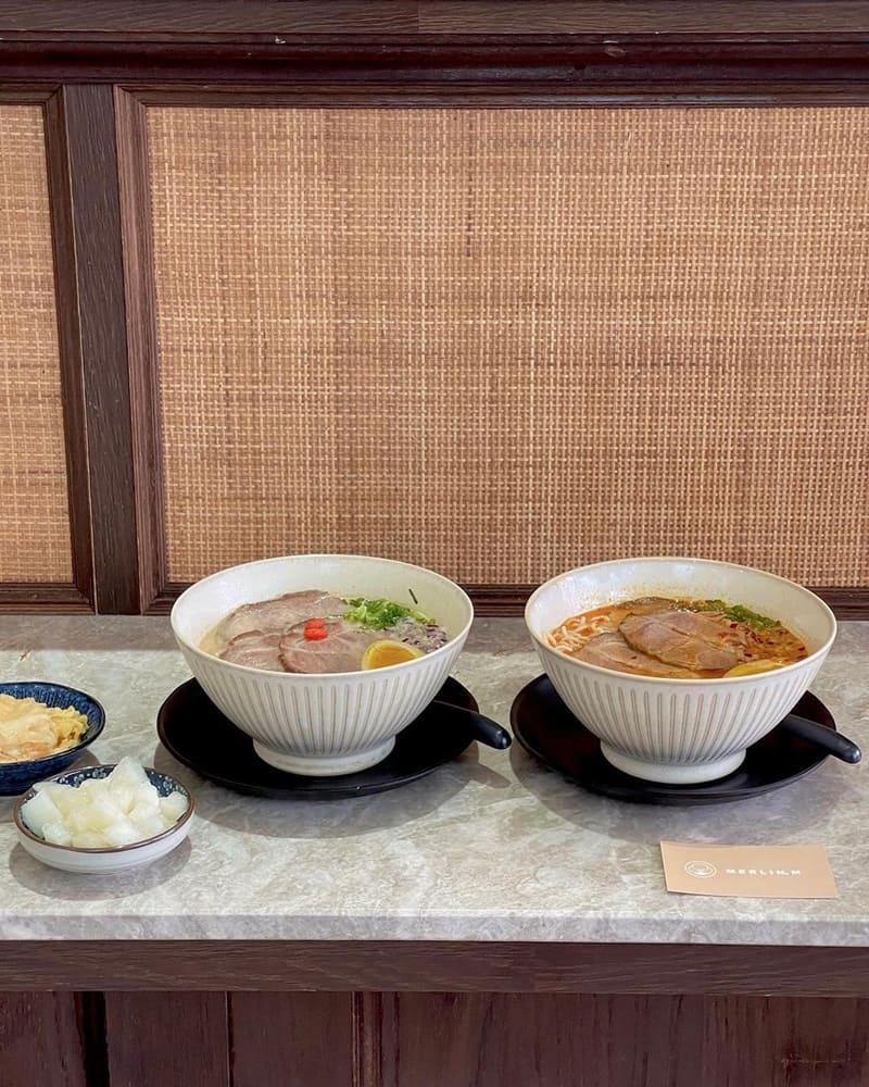 「MERLIN.M 梅林麵」新北三峽最美拉麵店、老字號麵廠、文青質感風、顛覆過往印象!