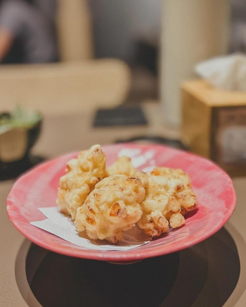 「岡心食堂」台北大安平價日料、極上珠寶丼多款日式美食、風味獨特、飽滿口感！