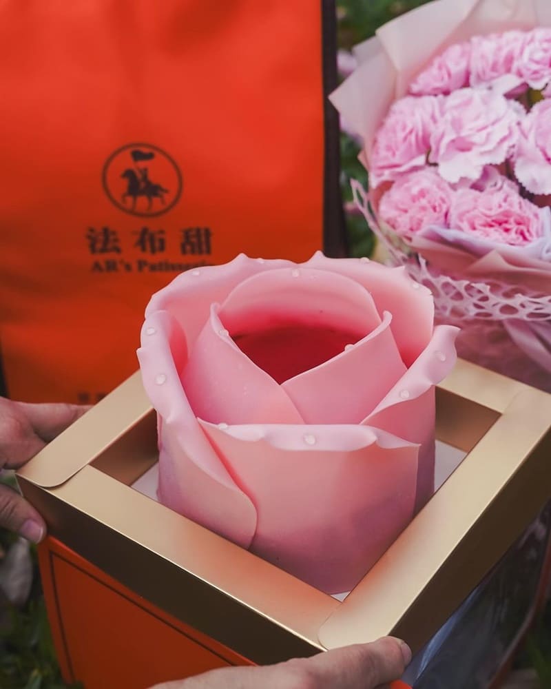 「京站法布甜快閃櫃位」法式玫瑰蛋糕限定特惠、母親節即將來臨、提早做好準備！