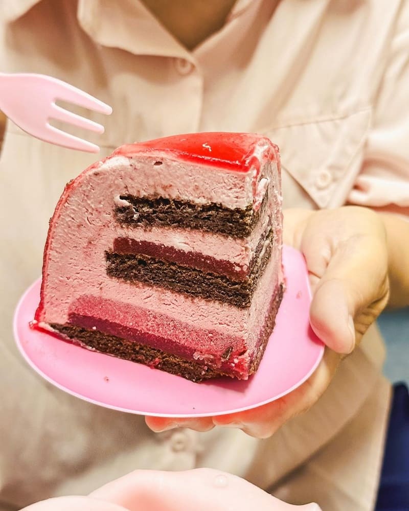 「京站法布甜快閃櫃位」法式玫瑰蛋糕限定特惠、母親節即將來臨、提早做好準備！