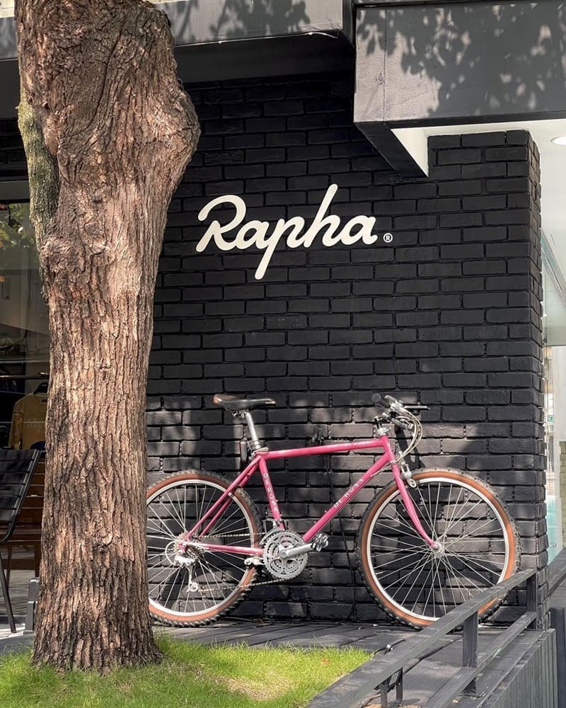 「Rapha Taipei」台北自行車極簡風騎士聖地、自行車服飾 x 咖啡館、英國倫敦品牌！