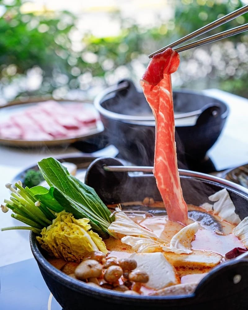 「圲茴鍋物Shabu Club」高雄苓雅精緻火鍋店、招牌特色松露牛奶湯、自助吧吃到飽!