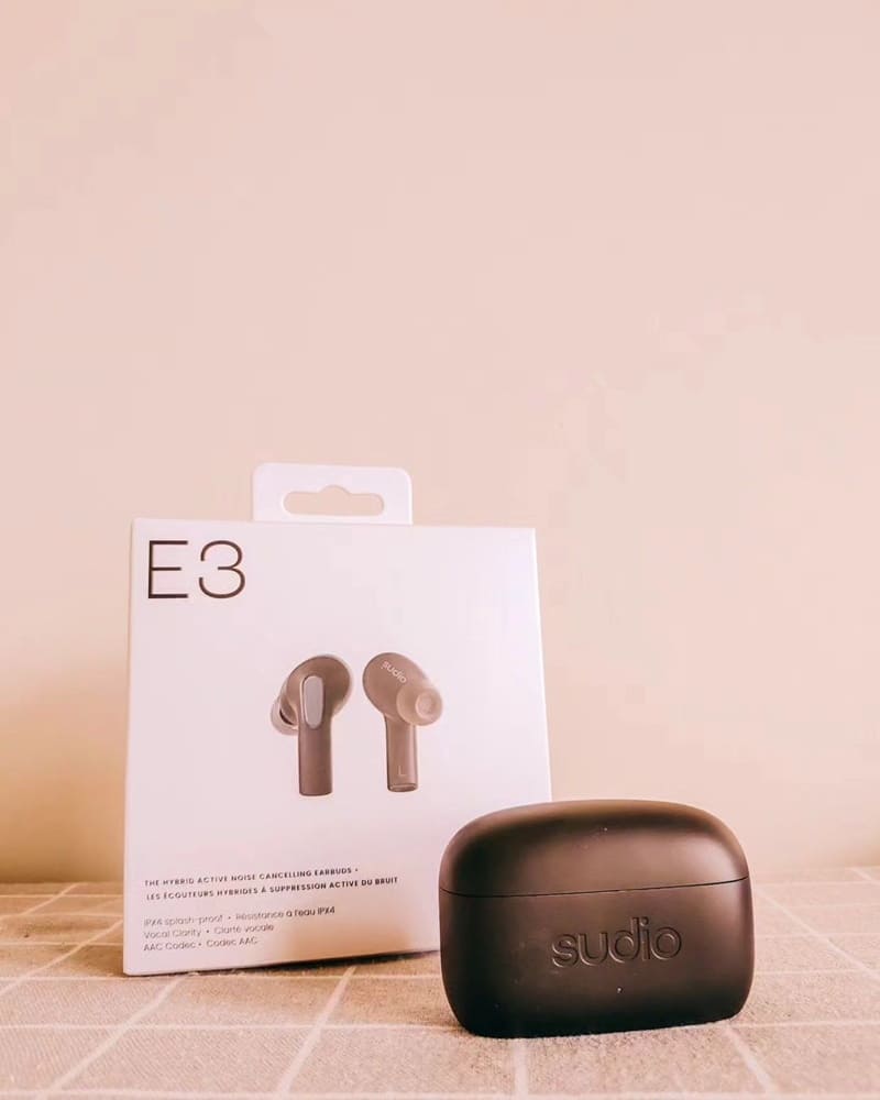 「Sudio E3」高質感降噪藍芽耳機、專業音質、輕盈舒適、完美享受音樂、HAO推薦！
