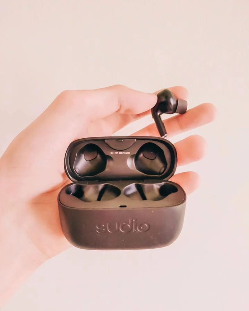 「Sudio E3」高質感降噪藍芽耳機、專業音質、輕盈舒適、完美享受音樂、HAO推薦！