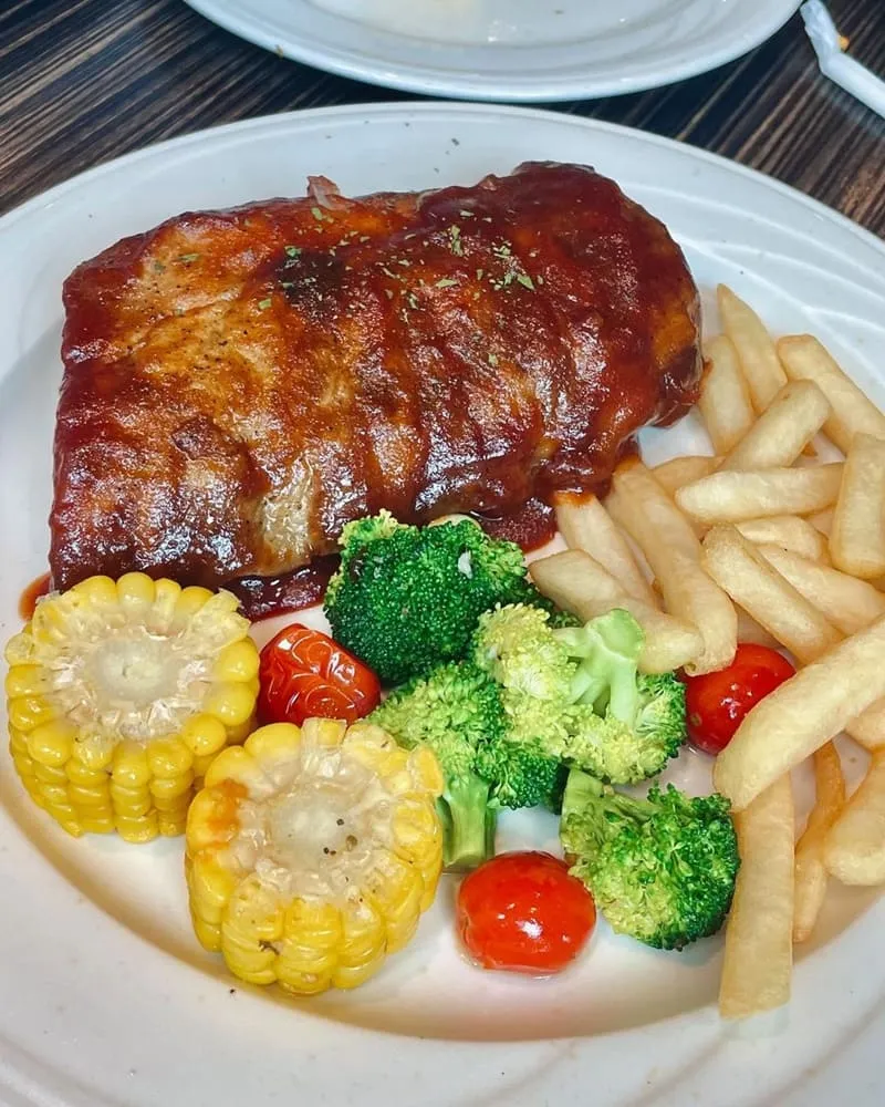 「SWENSENS双聖大安店」台北大安美式飯店風!美式餐點、義式焗烤薄餅、經典奶昔!