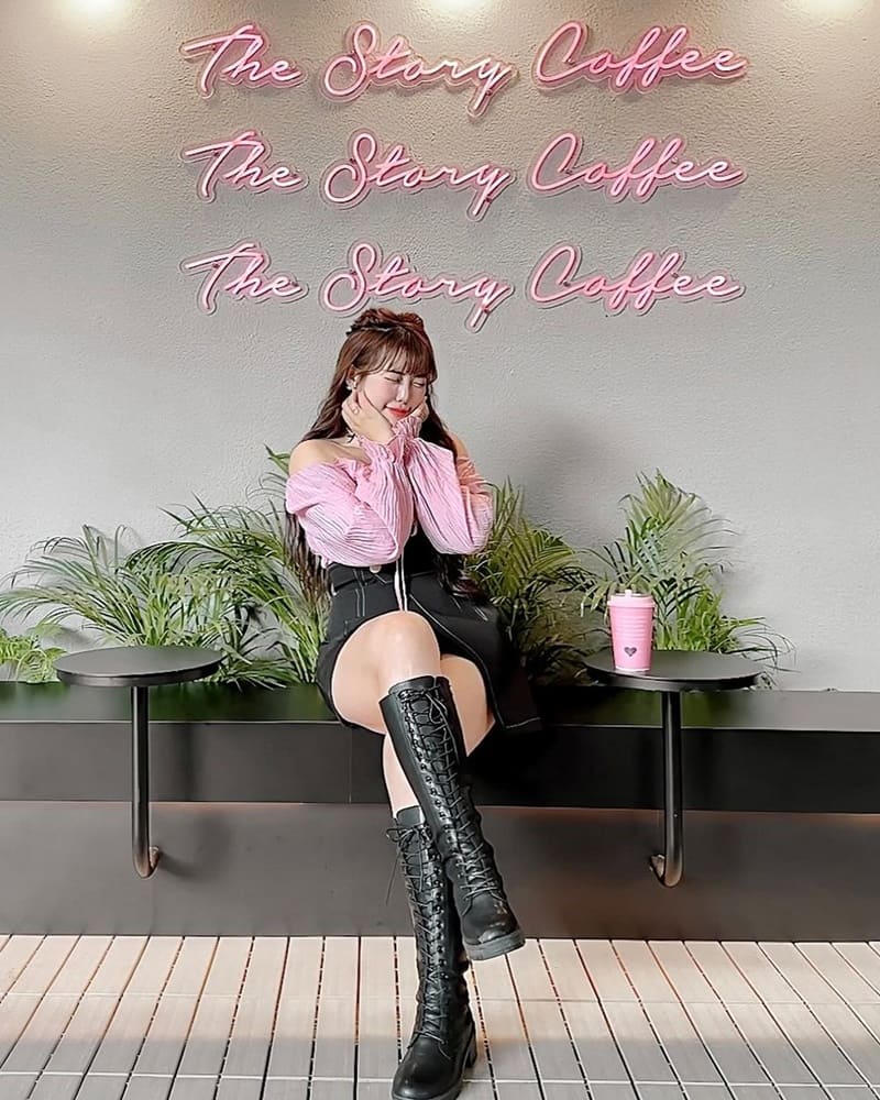 「有個故事咖啡The Story Coffee」九如健工店！獨特黑粉、豐富選擇、外帶專賣店！