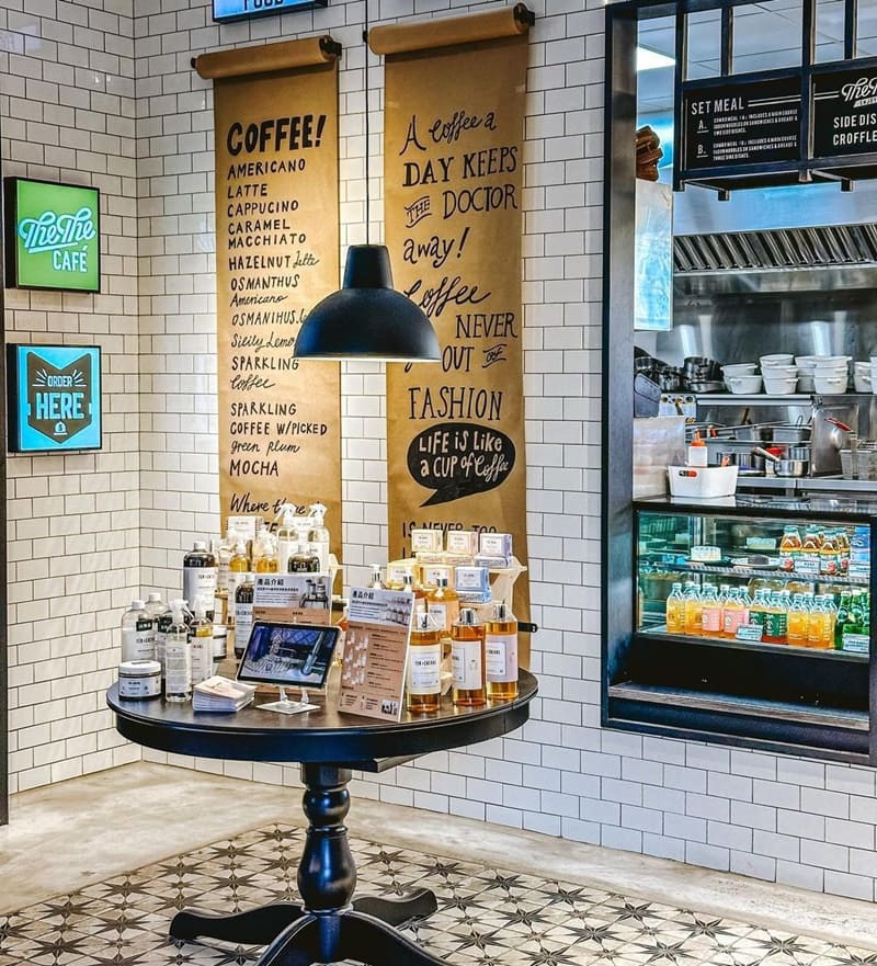「著著咖啡The The CAFÉ」高雄輕工業美式咖啡館!美術館特區、綠意盎然環境、體驗層次豐富拿鐵!