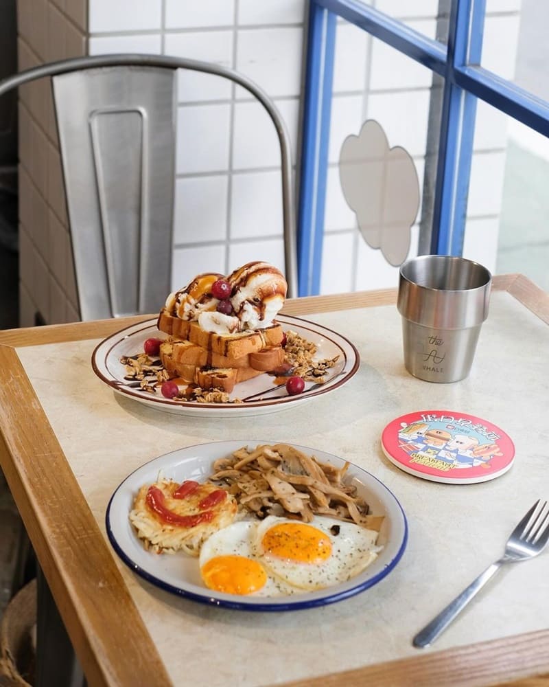 「餵我早餐」台北大安人氣早午餐店、藍白色調文青風格、街口早餐節限定推出新餐點！