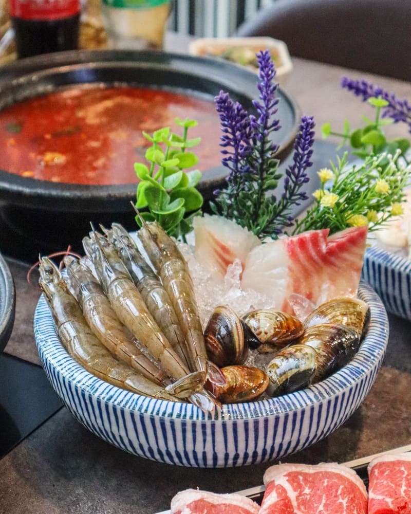 「狂一鍋竹北自強店」台式火鍋新秀!台菜文化融入湯底、打卡送肉品、享無限美食!